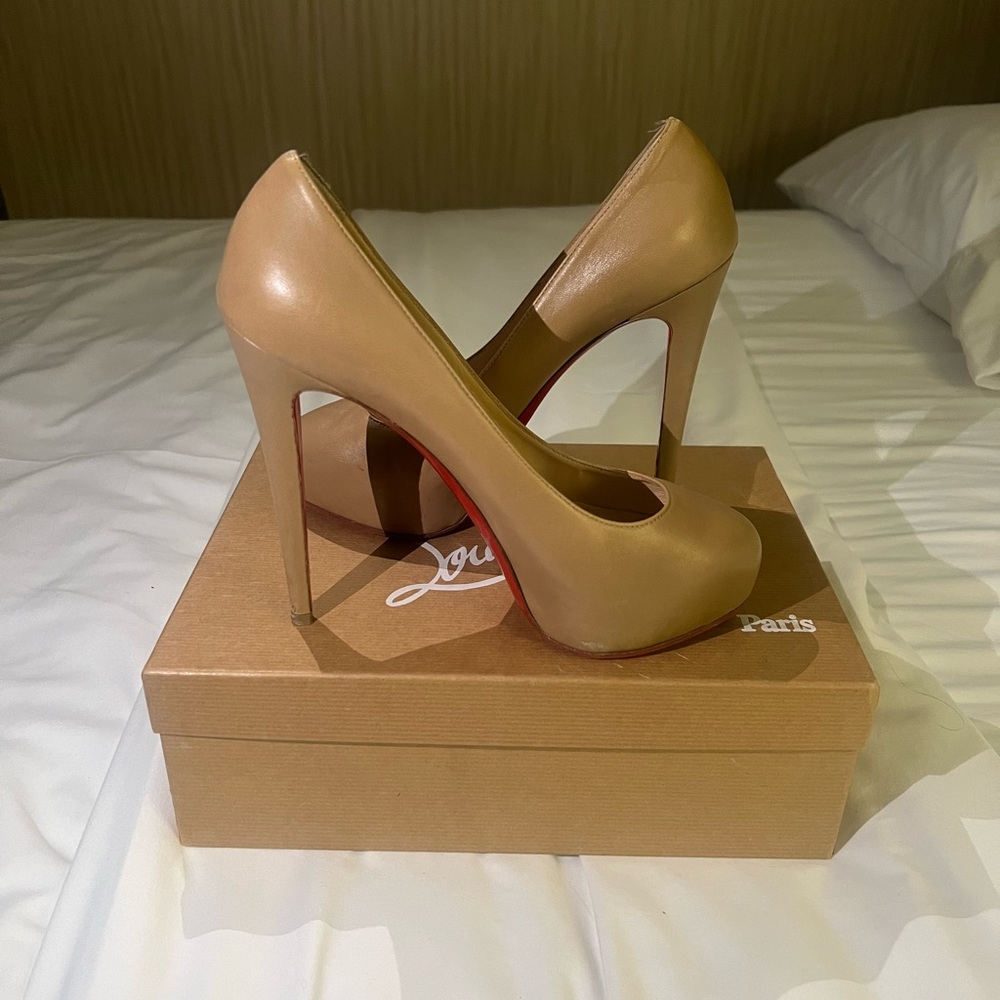 Louboutin 6 inch pumps